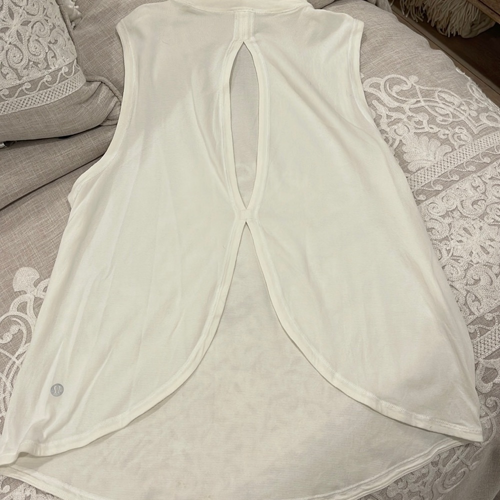 Lululemon top